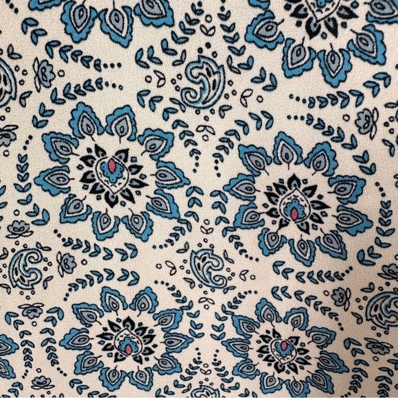 Loft Short Sleeve Medallion Design Blouse Size XS - Picture 10 of 13